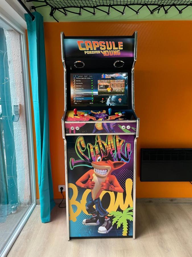 Capsule Forever Young - Jacuzzi - Sauna - Billard - Arcade De Jeux - Netflix & Home Cinema - Ping Pong Hastiere-par-dela Exteriör bild