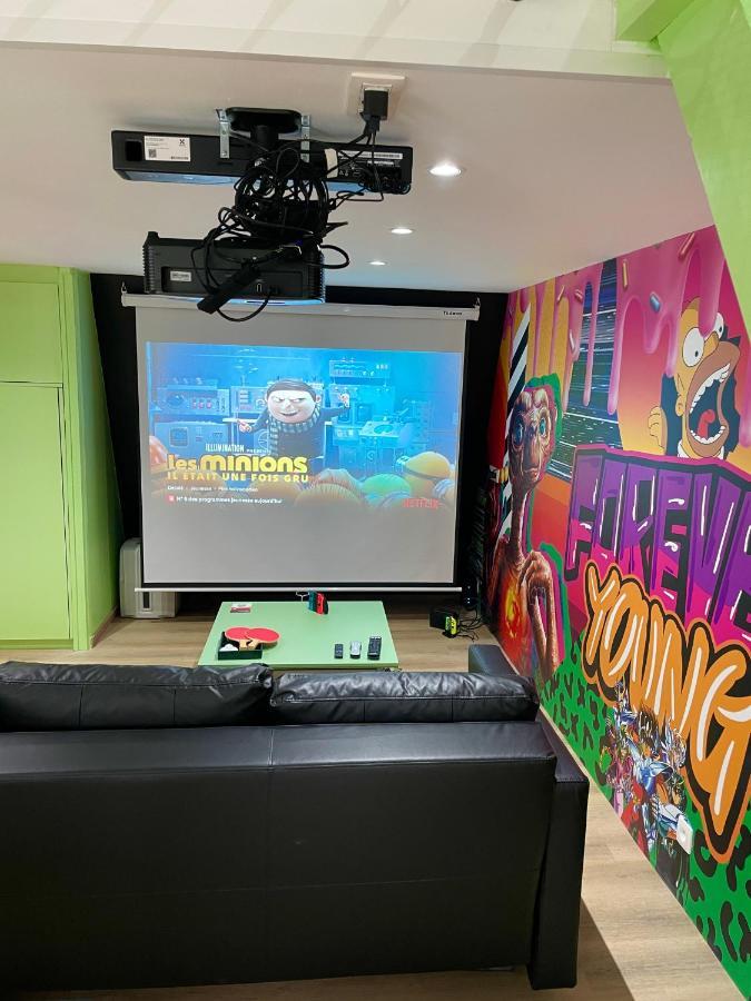 Capsule Forever Young - Jacuzzi - Sauna - Billard - Arcade De Jeux - Netflix & Home Cinema - Ping Pong Hastiere-par-dela Exteriör bild