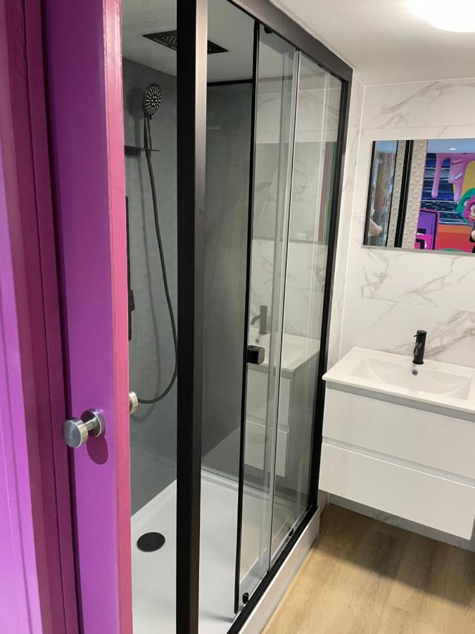 Capsule Forever Young - Jacuzzi - Sauna - Billard - Arcade De Jeux - Netflix & Home Cinema - Ping Pong Hastiere-par-dela Exteriör bild