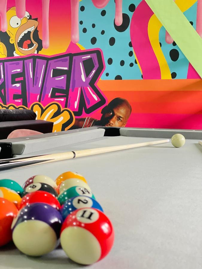 Capsule Forever Young - Jacuzzi - Sauna - Billard - Arcade De Jeux - Netflix & Home Cinema - Ping Pong Hastiere-par-dela Exteriör bild