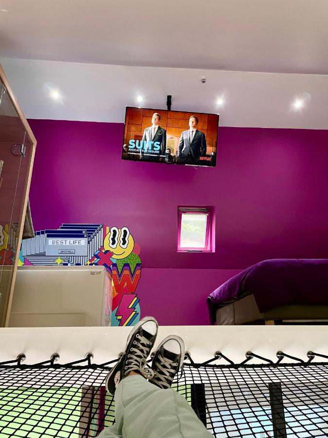 Capsule Forever Young - Jacuzzi - Sauna - Billard - Arcade De Jeux - Netflix & Home Cinema - Ping Pong Hastiere-par-dela Exteriör bild