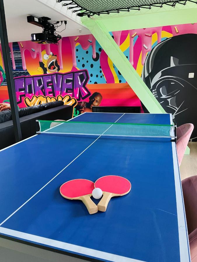 Capsule Forever Young - Jacuzzi - Sauna - Billard - Arcade De Jeux - Netflix & Home Cinema - Ping Pong Hastiere-par-dela Exteriör bild