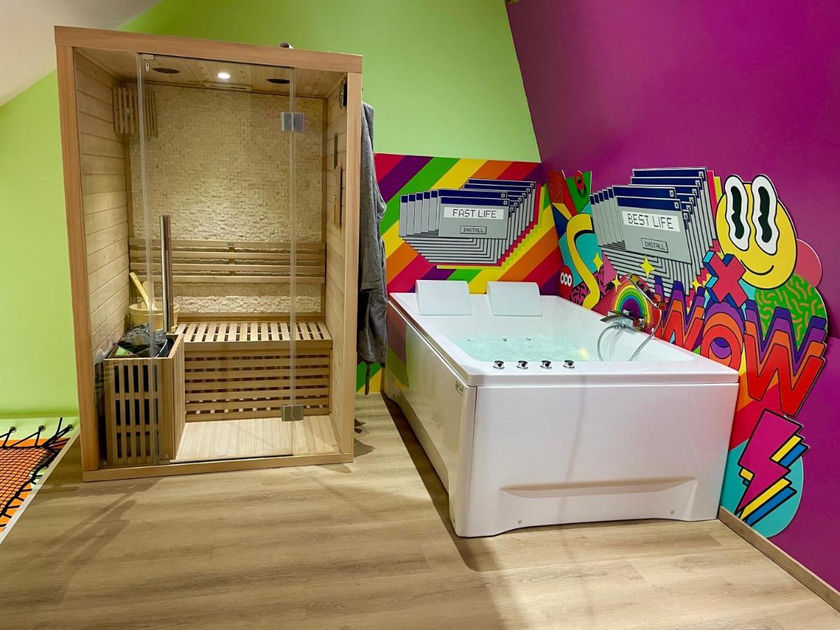 Capsule Forever Young - Jacuzzi - Sauna - Billard - Arcade De Jeux - Netflix & Home Cinema - Ping Pong Hastiere-par-dela Exteriör bild